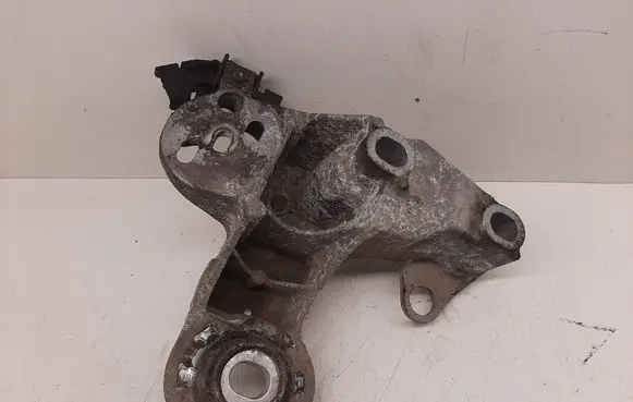 Audi A4 S4 B7 8E 8H Engine mounting bracket 8E0121327F