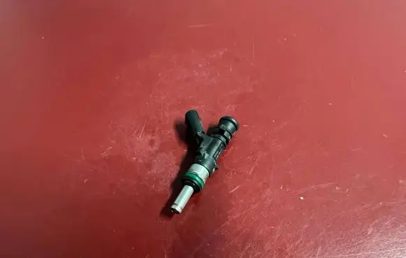 BMW X1 U11 Fuel injector 8483304 0280158457