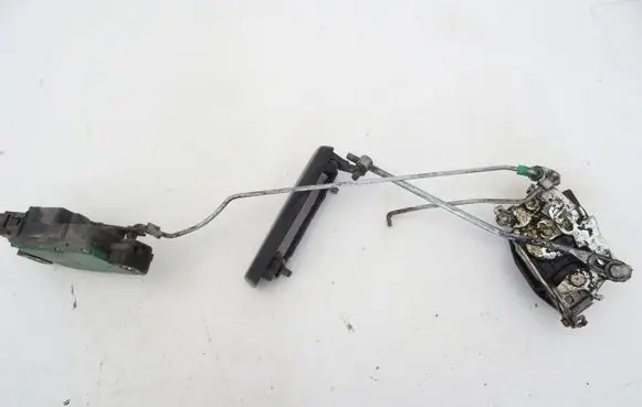 Isuzu Trooper Front door lock