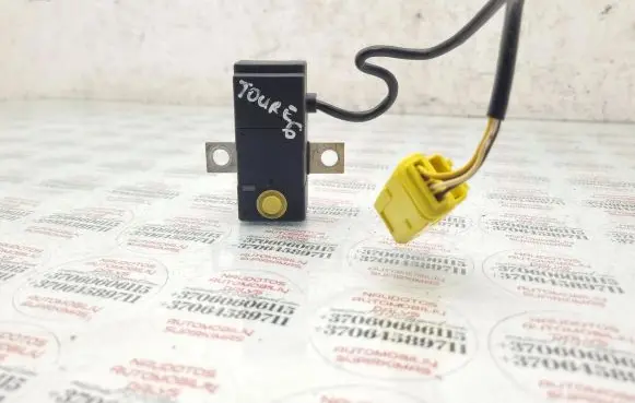 Volkswagen Touareg I Battery relay fuse 7L0915457
