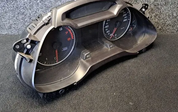 Audi A4 S4 B8 8K Speedometer (instrument cluster) 8K0920930A