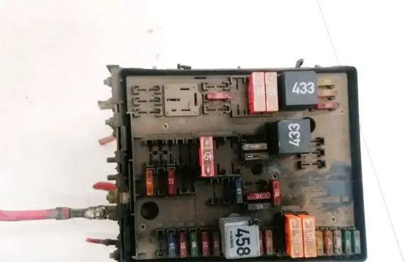 Volkswagen Touran I Fuse box set 1K0937821 1T1937535D