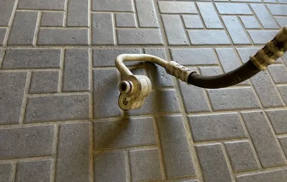 Air conditioning (A/C) pipe/hose