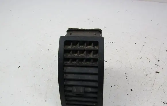 Volkswagen Polo Dash center air vent grill 6Q081970401C