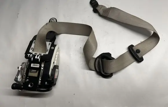 Mercedes-Benz CLS C218 X218 Front seatbelt 620048000 621933200B