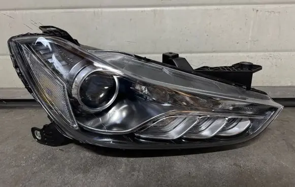 Maserati Ghibli Headlight/headlamp 00670038232