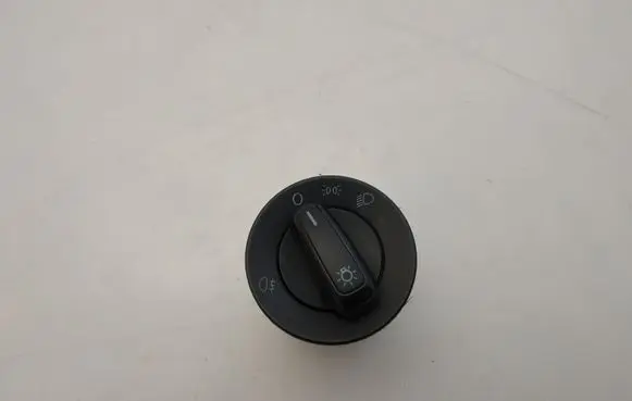 Volkswagen Polo V 6R Light switch