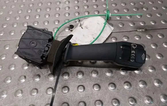 BMW 5 E39 Wiper control stalk S26383374 8352171