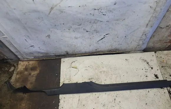 Audi A4 S4 B5 8D Front sill trim cover 8D0853905