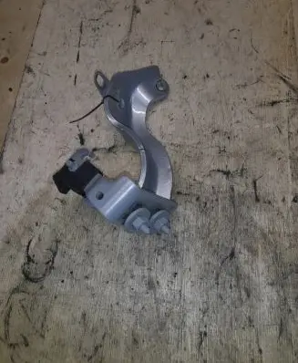 Audi A6 S6 C6 4F Tailgate/trunk/boot hinge 4F9827300B