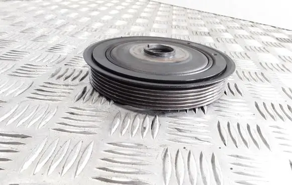 Volvo V50 Crankshaft pulley E103112B