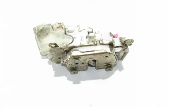 Nissan Navara D22 Rear door lock 805525R003