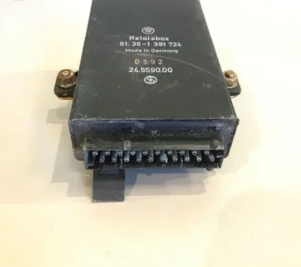 BMW 5 E39 Glow plug pre-heat relay 61361391724 0392 24559000