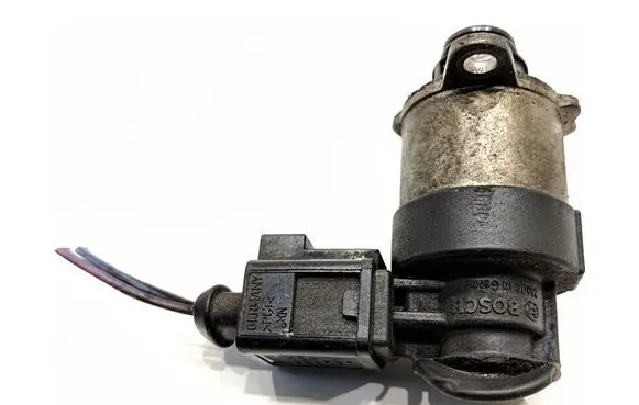 Audi A4 S4 B8 8K Fuel pressure regulator 0928400756