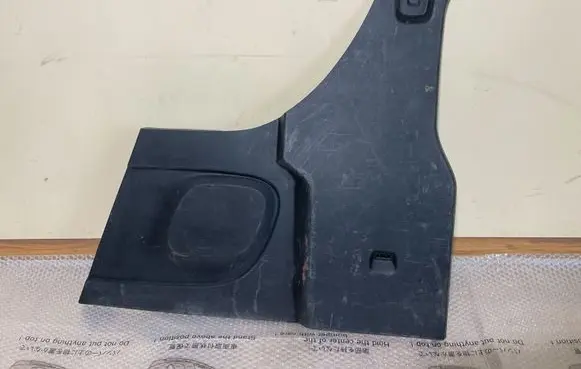 Renault Trafic III (X82) Trunk/boot lower side trim panel 769001611R