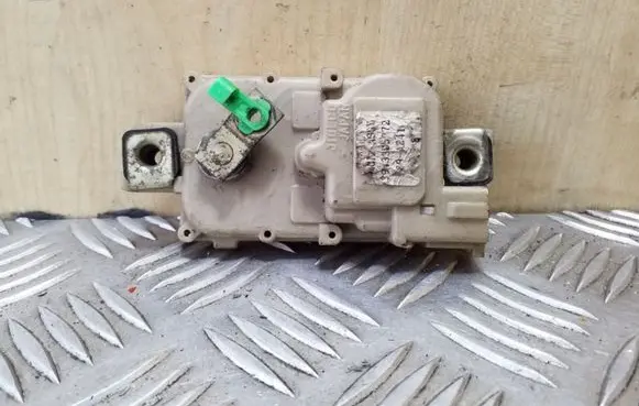 Opel Frontera A Central locking motor 8943305972