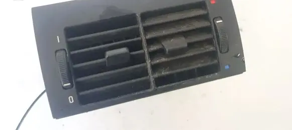 BMW 5 E39 Dash center air vent grill 8376150 3762-0