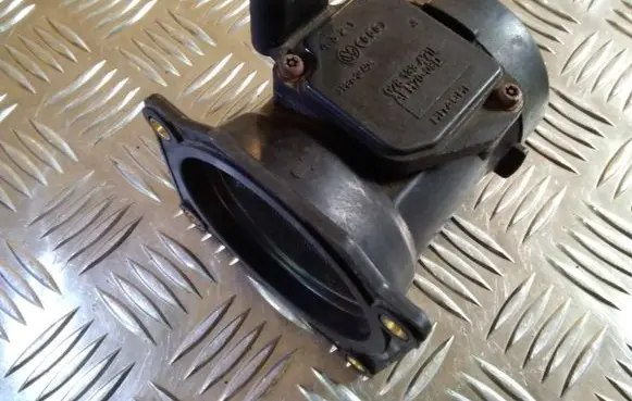 Audi A6 S6 C5 4B Mass air flow meter 078133471E AFH7008D