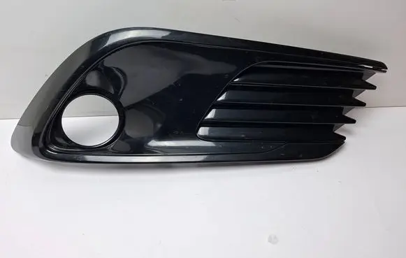 Toyota Auris E180 Front bumper lower grill 8148102580 5203002240 5203002210