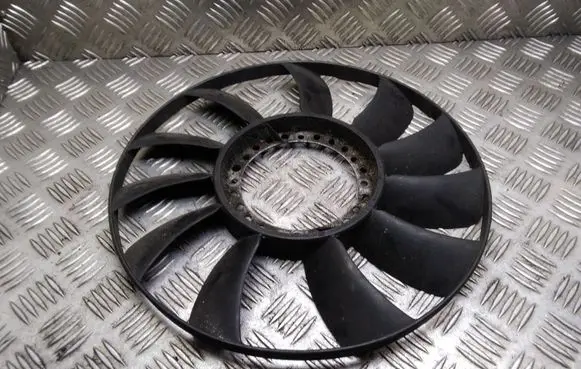 Volkswagen PASSAT B5.5 Fan impeller 058121301B