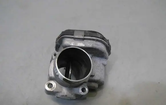 Citroen C4 II Throttle valve 9673534480