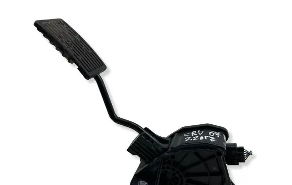 Honda CR-V Accelerator throttle pedal 