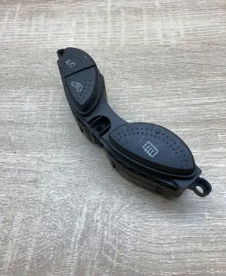 Ford Focus Windscreen/window heater switch 98AG15A945B