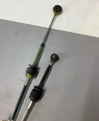 Ford Focus Gear shift cable linkage 8M5R7E395KA 6055040R0103