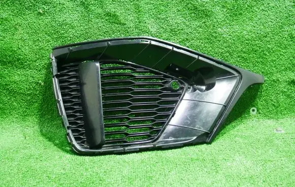 Audi Q8 Front bumper lower grill 4M8807681A