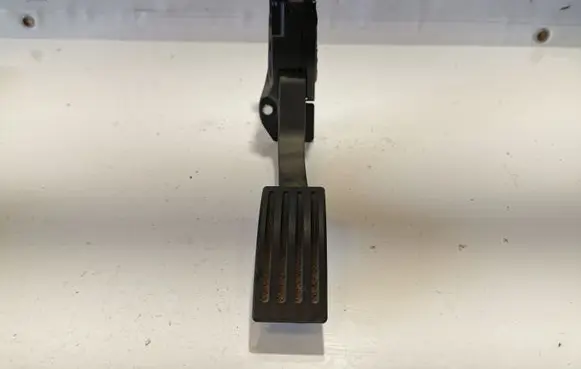 Volvo V40 Accelerator throttle pedal 31280595