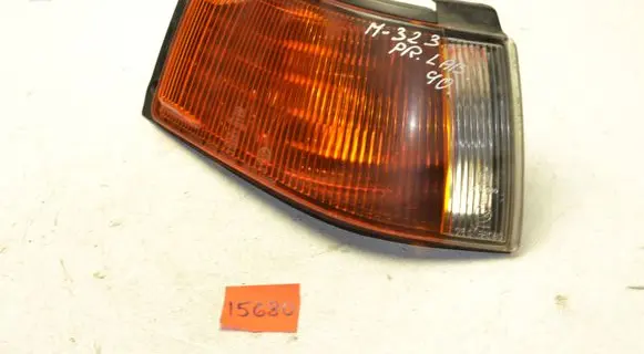 Mazda 323 Front indicator light 21061301R