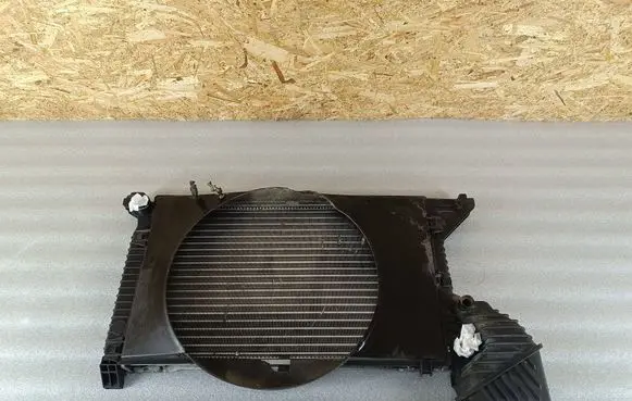 Coolant radiator
