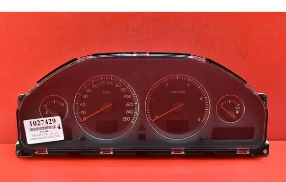 Volvo V70 Speedometer (instrument cluster) 8673262