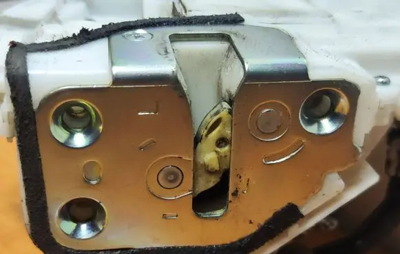 Honda Civic Front door lock