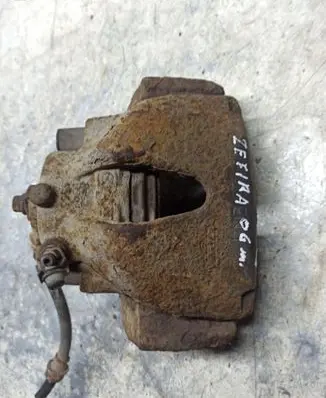 Opel Zafira B Front brake caliper