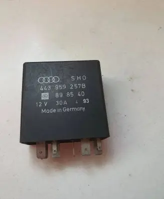 Audi A6 S6 C5 4B Window control relay 443959257B 898540