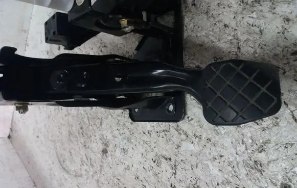 Volkswagen New Beetle Brake pedal 1J172211110