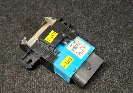 Volkswagen Tiguan Fuel injection pump control unit/module 5N0906093C