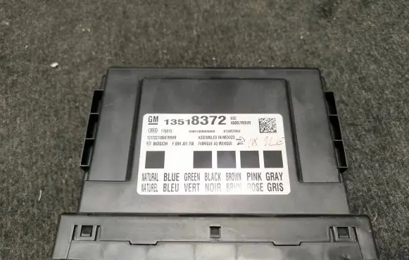 Chevrolet Camaro Comfort/convenience module 13518372 8360100000000X 40007R9VR