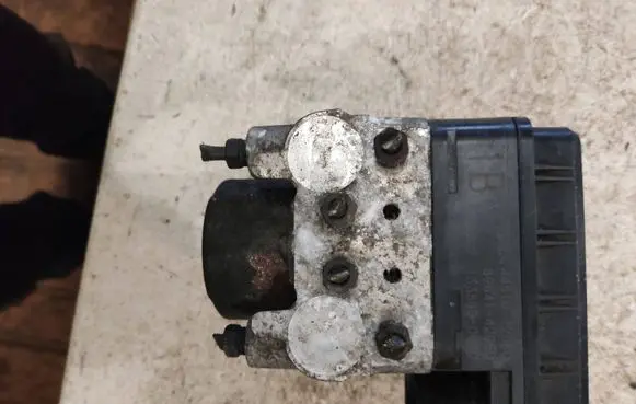 Toyota RAV 4 (XA20) ABS Pump 4451042080 8954142050 13380000200