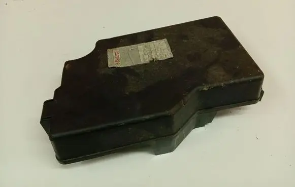 Mazda 3 II Fuse box cover BBP866761