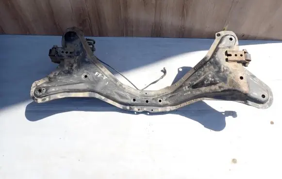 Honda FR-V Rear beam 