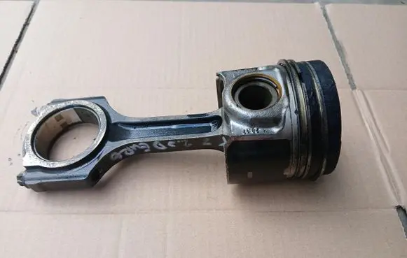Ford Transit Custom Piston with connecting rod RFGK2Q6205BA