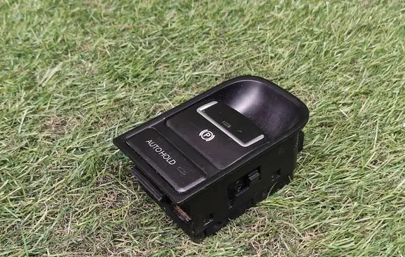 Volkswagen Tiguan Hand parking brake switch 