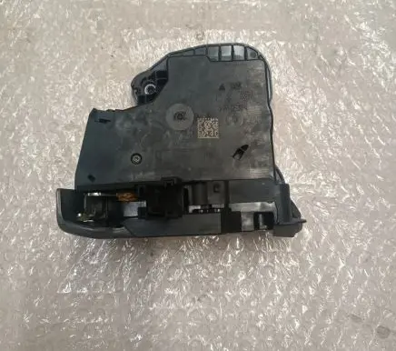 Opel Insignia B Coupe door lock (next to the handle) 13597527
