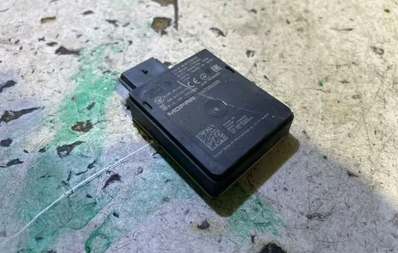 Dodge Challenger Blind spot module 04672862AB 8436BV77N12CBN