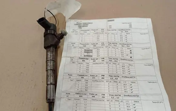 Opel Zafira B Fuel injector 0445110243
