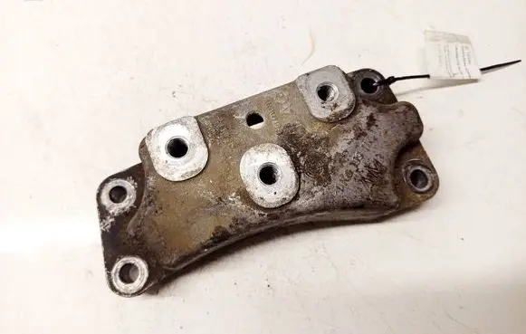 Skoda Octavia Mk2 (1Z) Engine mounting bracket 1K0199117