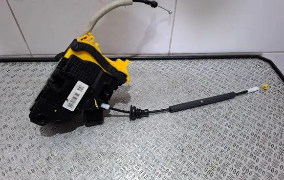 KIA Ceed Front door lock 81310A2400