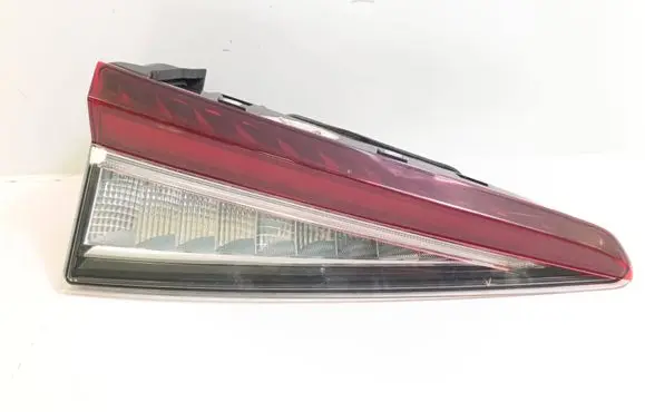 Skoda Enyaq iV Tailgate rear/tail lights E811262